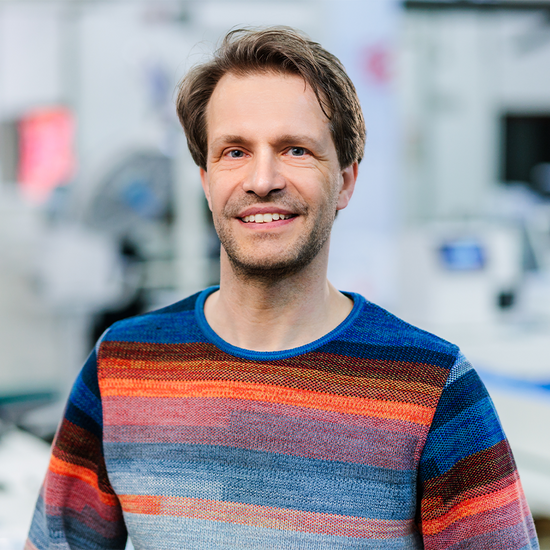 Prof. Aart van Bezooijen